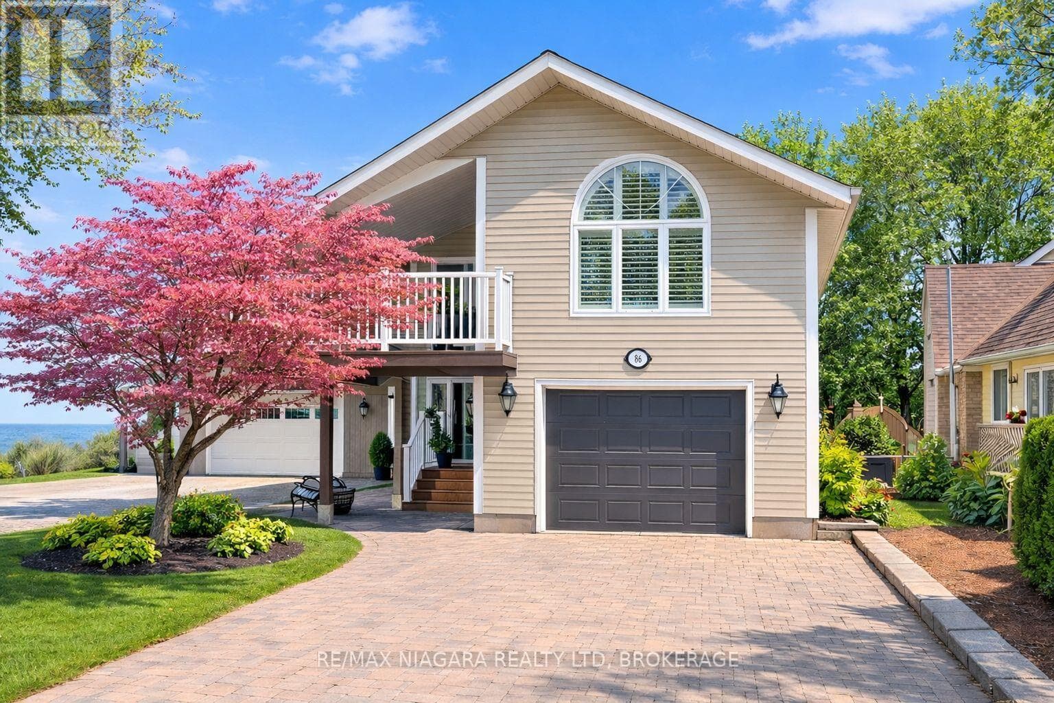 86 NEWPORT STREET photo 3