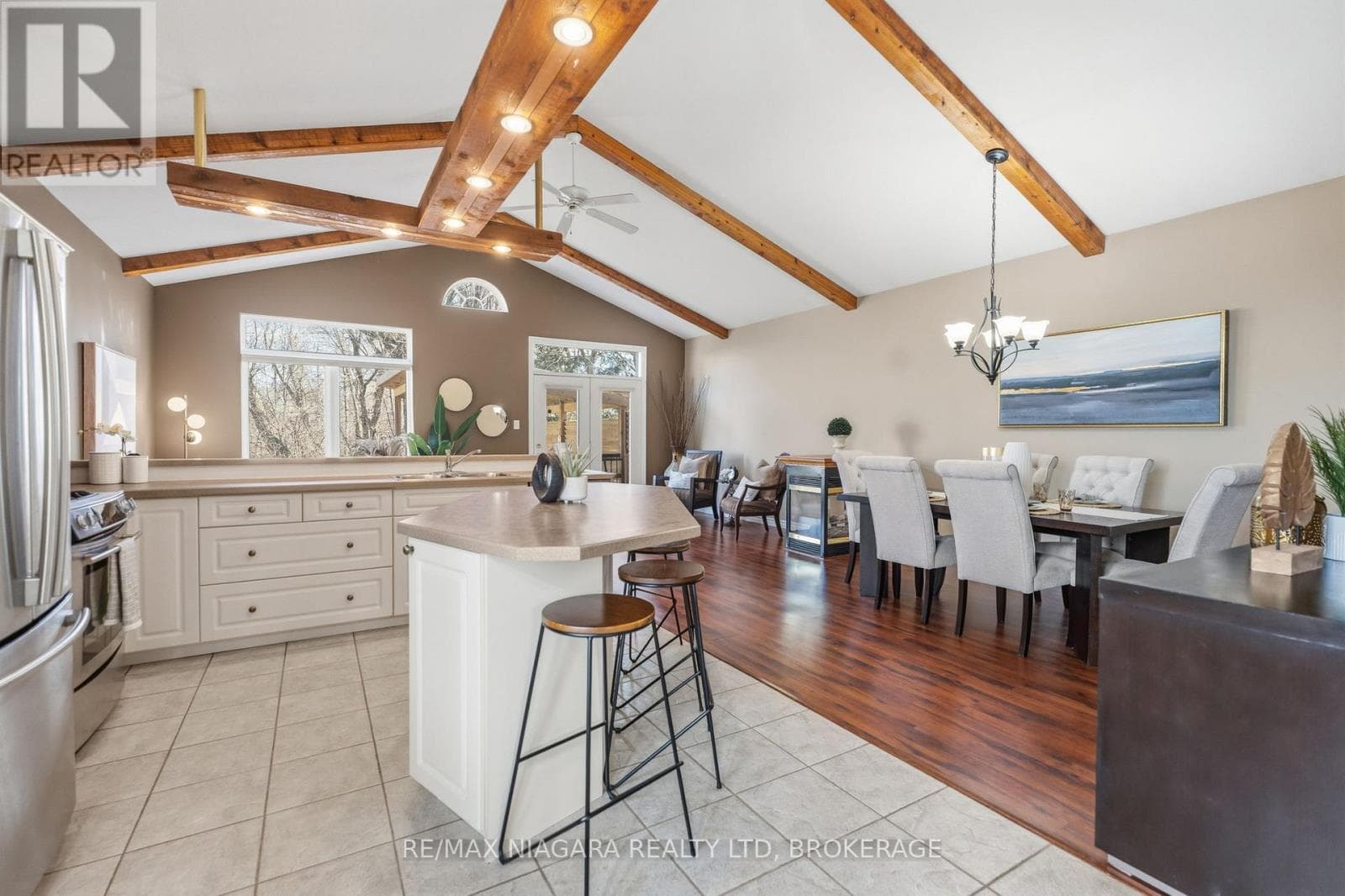 86 NEWPORT STREET photo 5