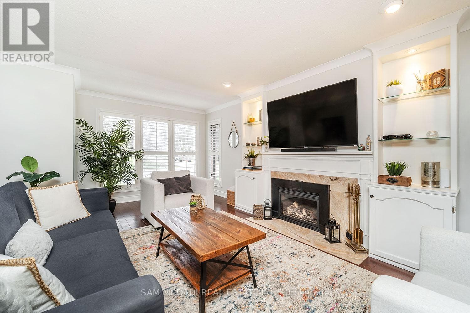 388 ASH ROAD photo 4