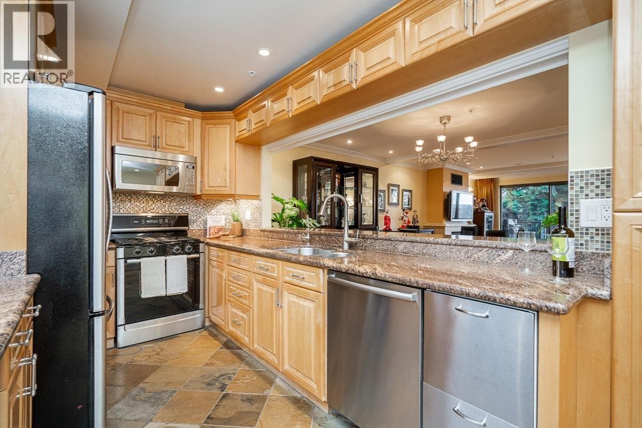 304 1233 BEACH AVENUE photo 5