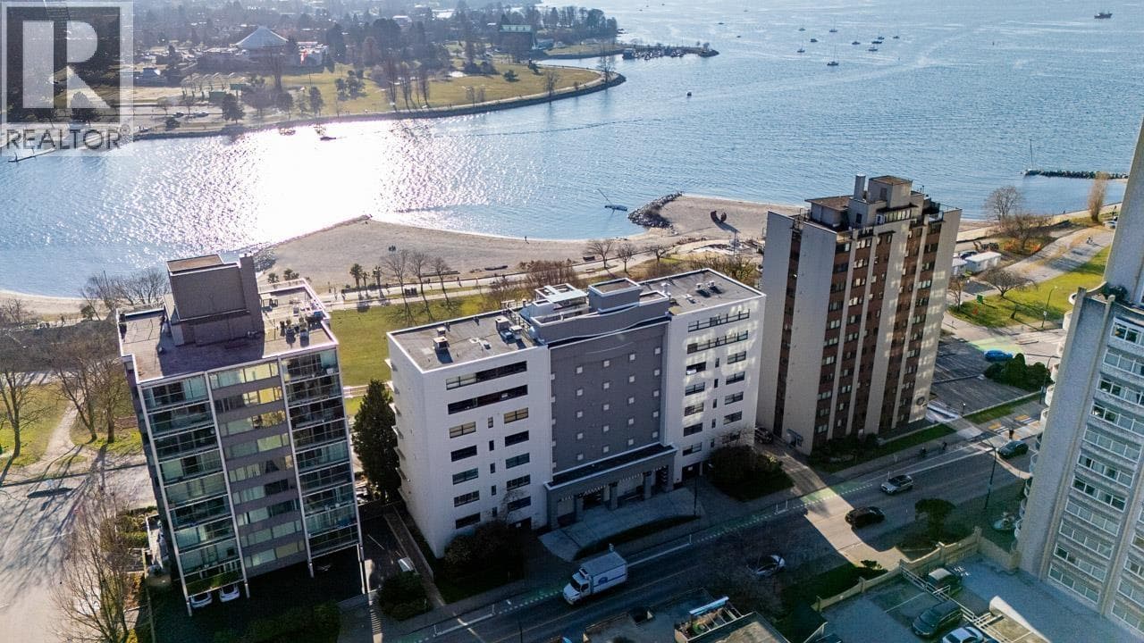 304 1233 BEACH AVENUE photo 2