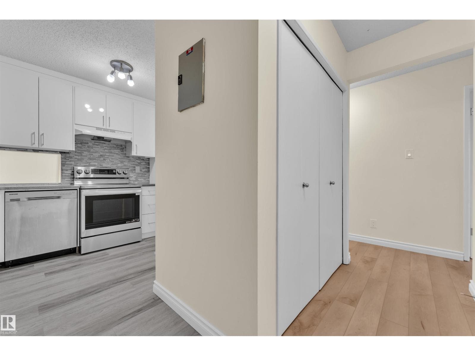 #5 3855 76 ST NW — photo 5