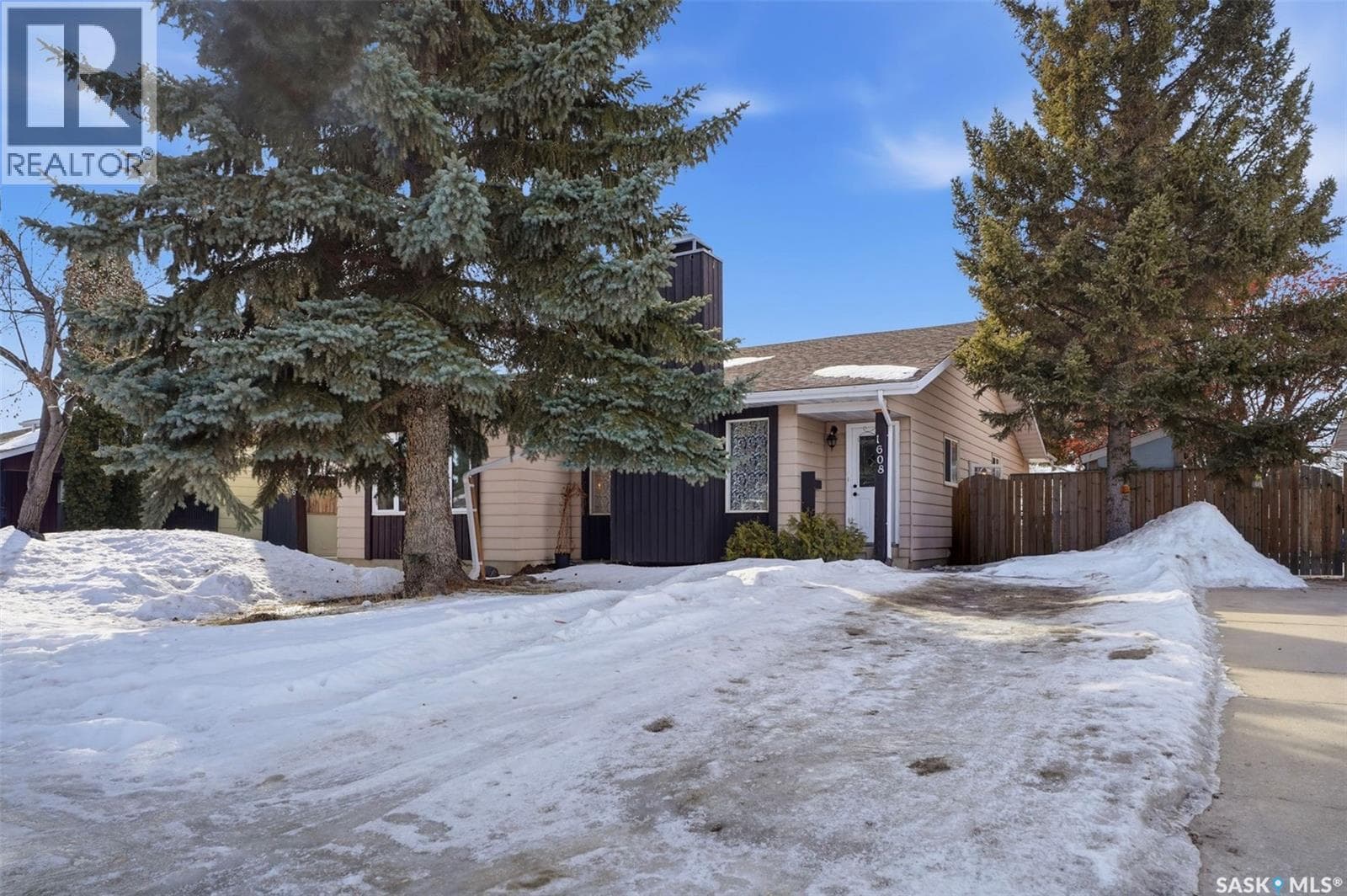 1608 Vickies AVENUE photo 2