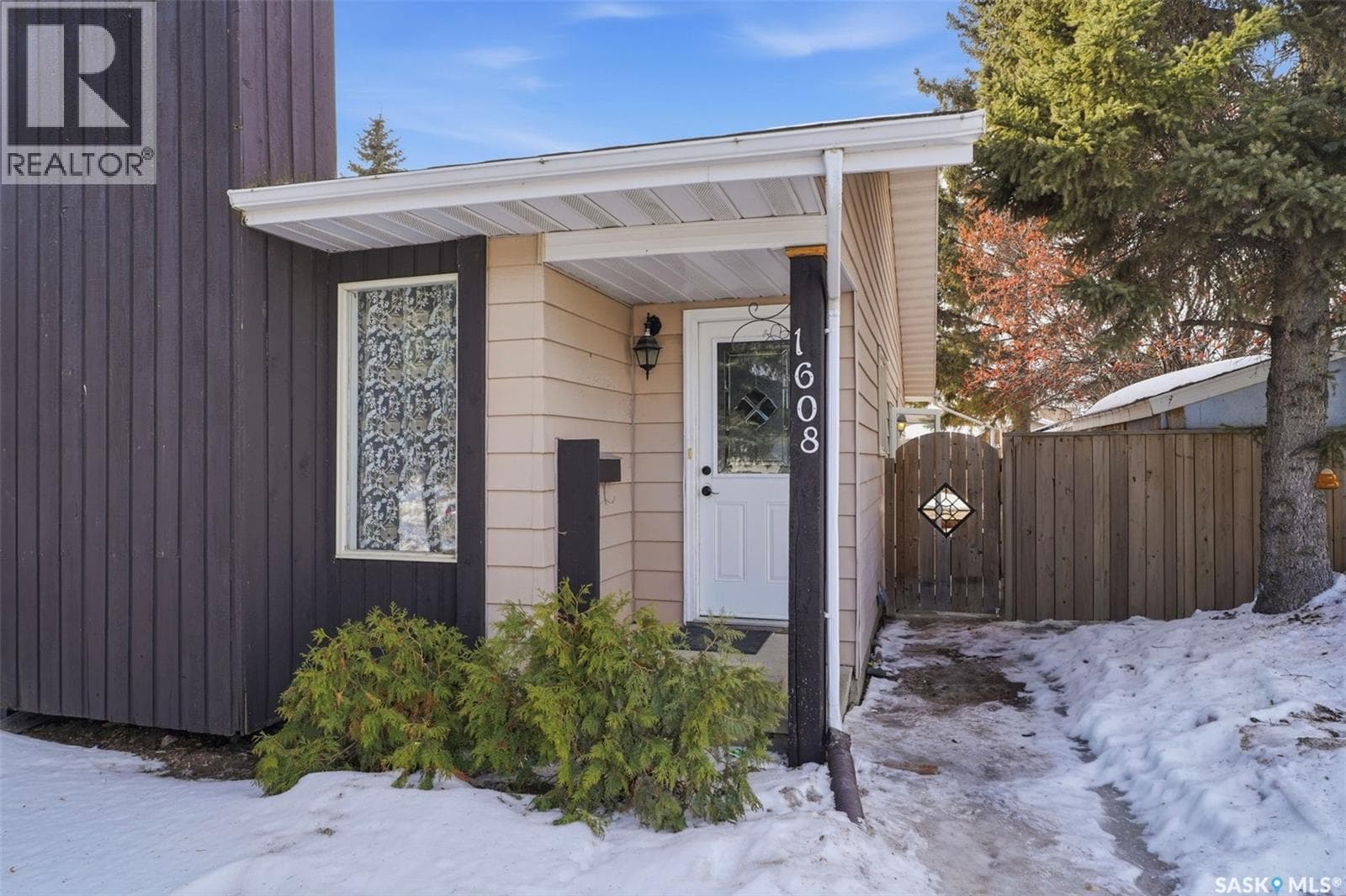 1608 Vickies AVENUE photo 3