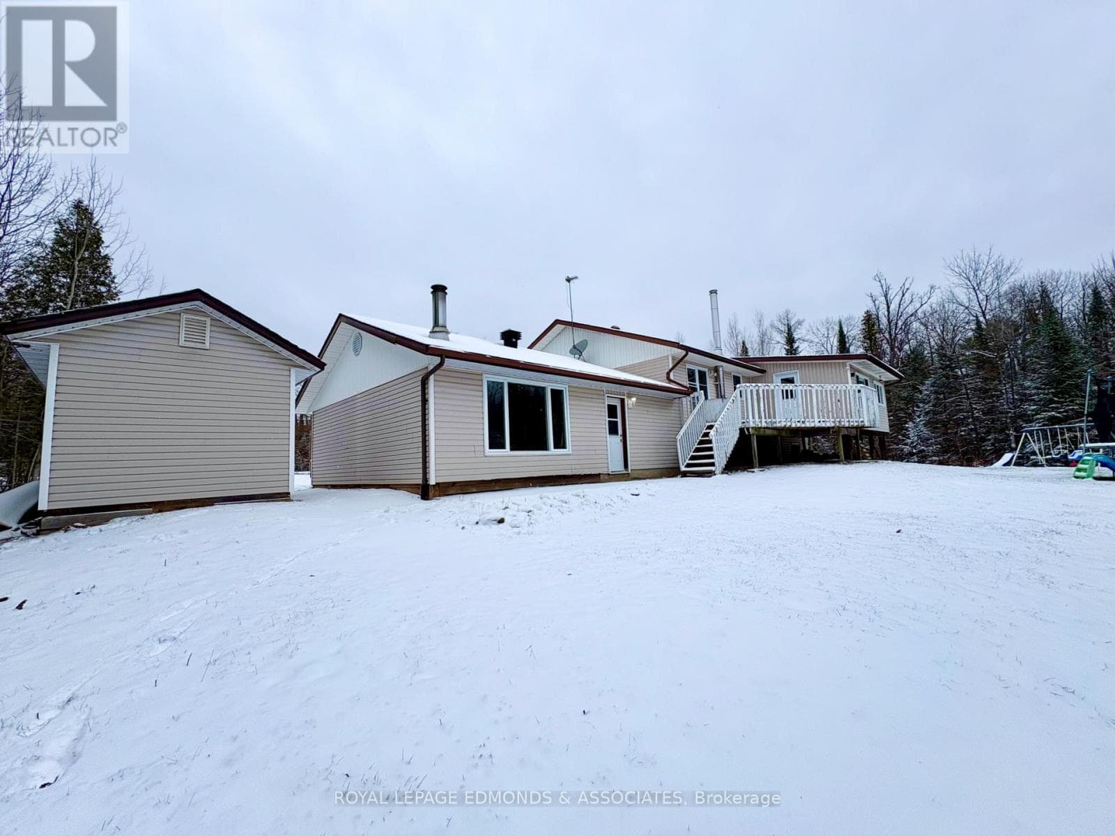 418 FOREST PARK ROAD photo 4