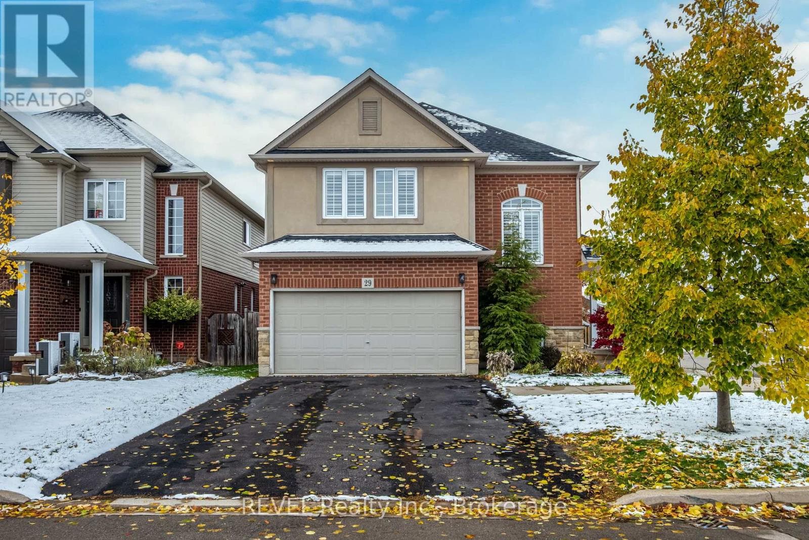 29 SPRINGBREEZE HEIGHTS photo 2
