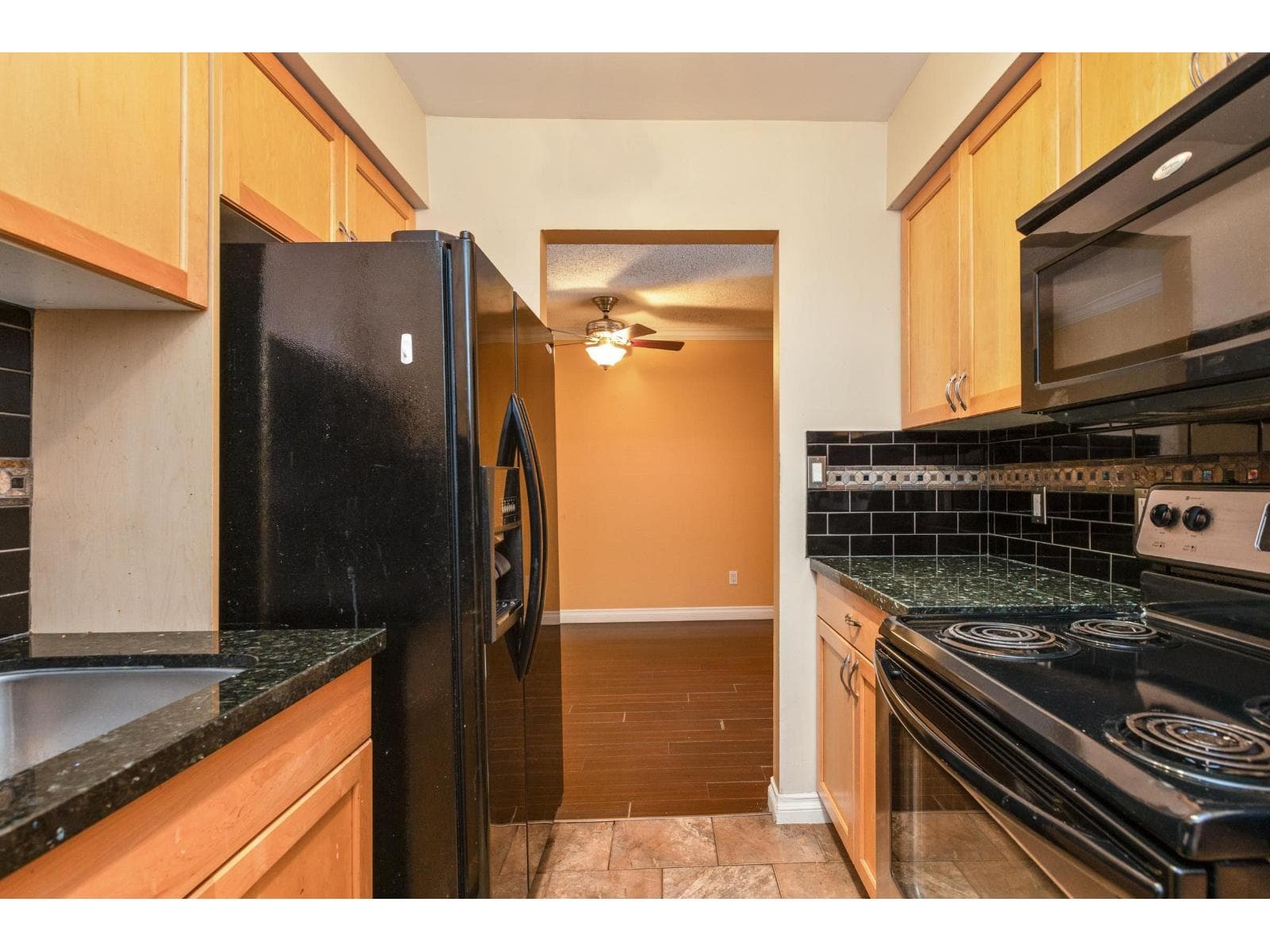 212 17661 58A AVENUE photo 5