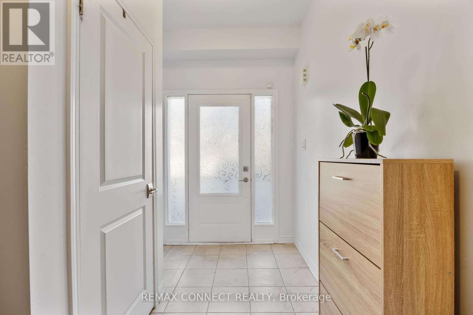 56 HERON PARK PLACE photo 3