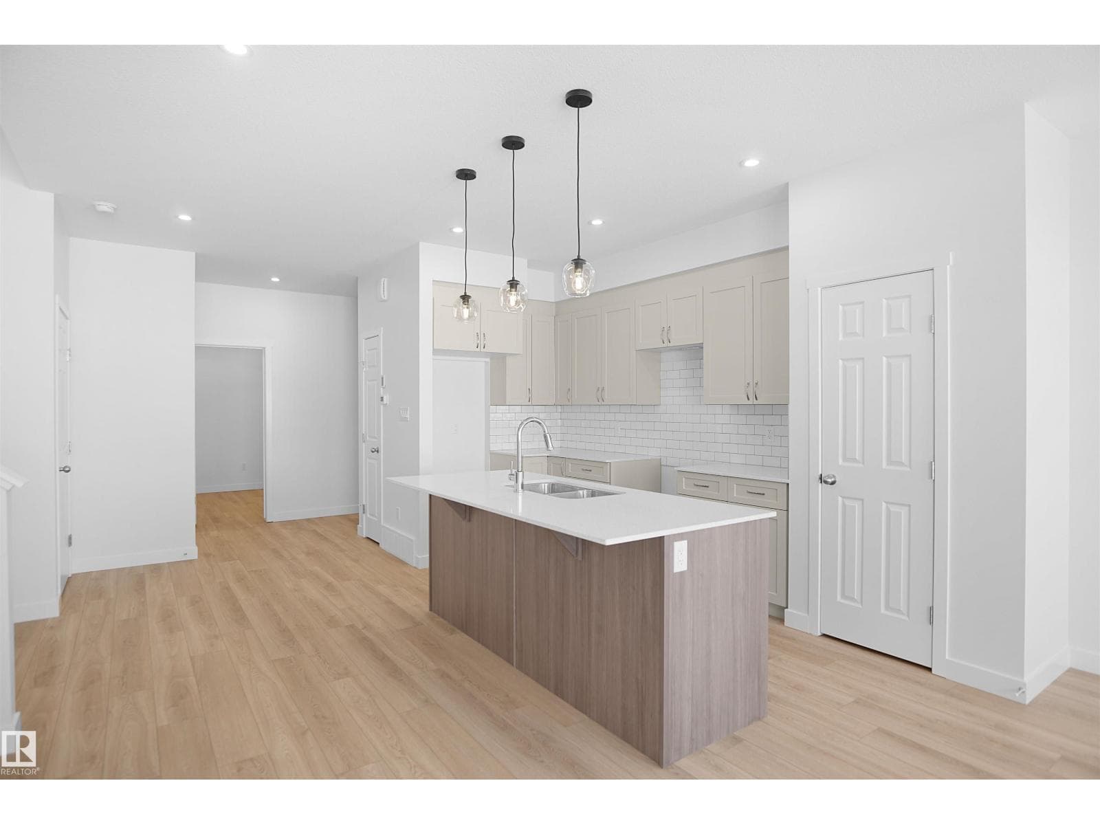 1722 WESTERRA WD photo 5