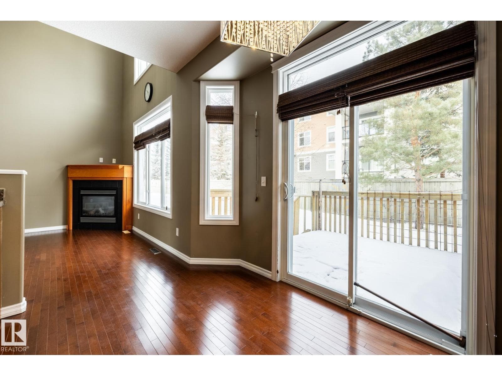 11622 11 AV SW photo 4