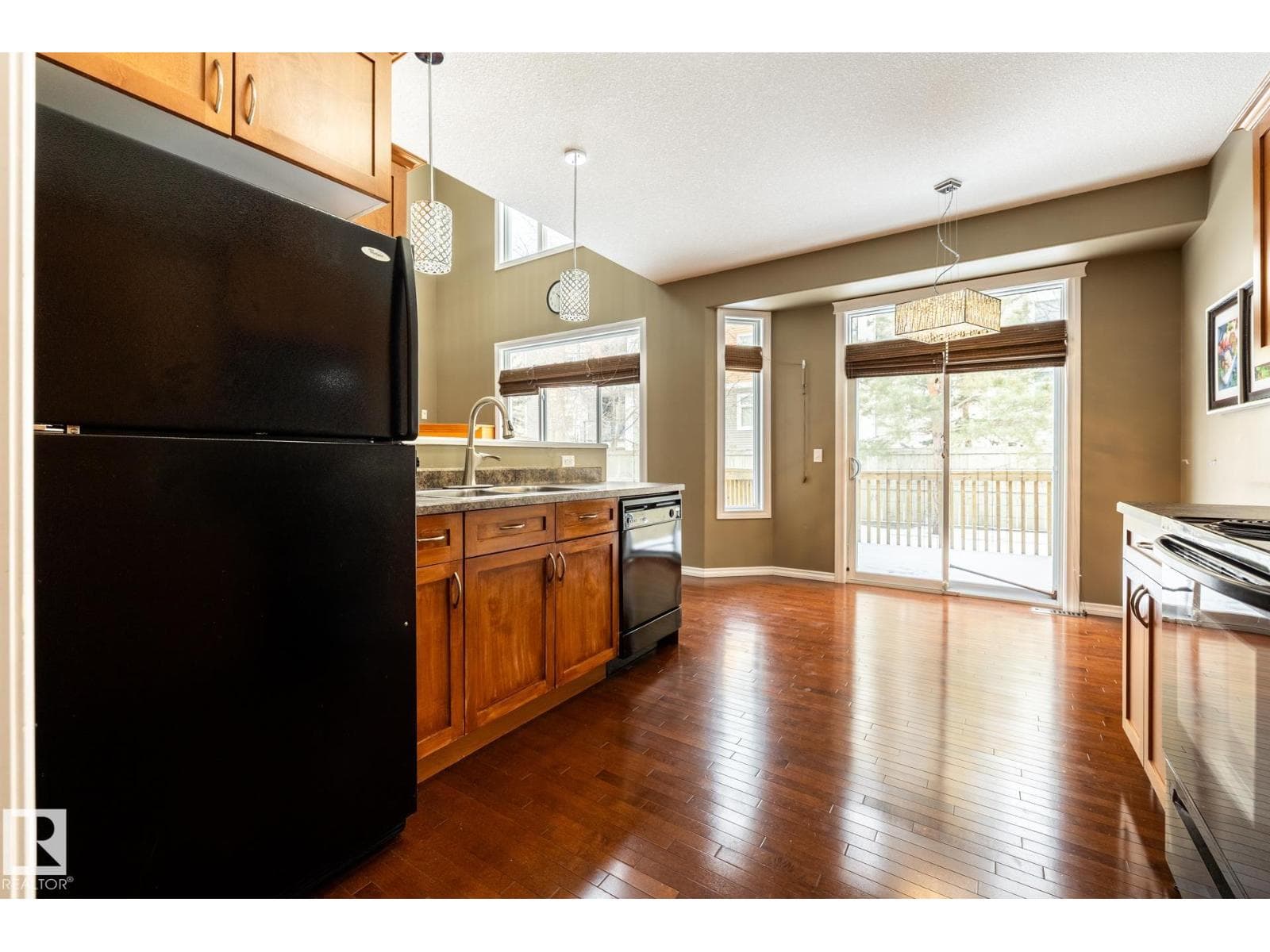 11622 11 AV SW photo 5