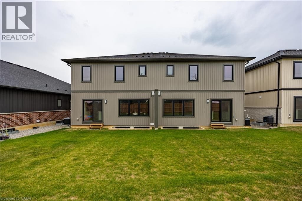 103 AMBER Street photo 2