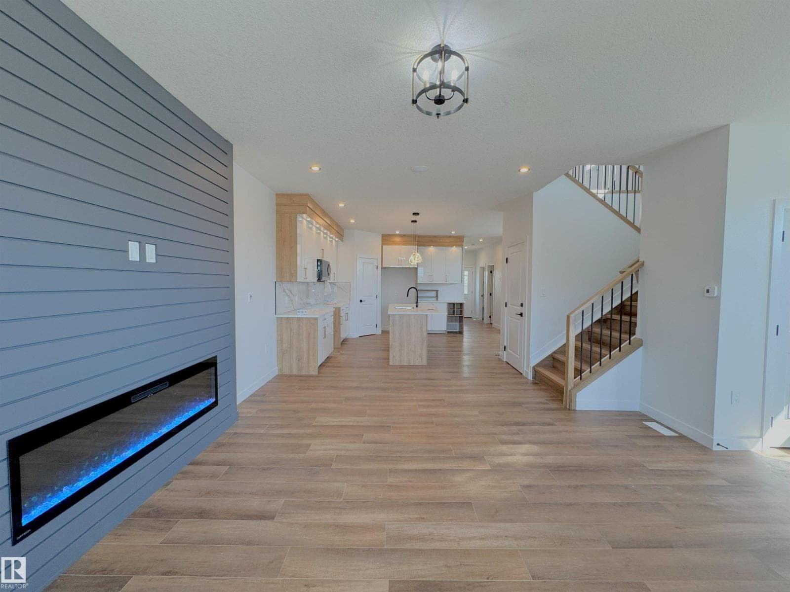 7 TILIA PL — photo 2
