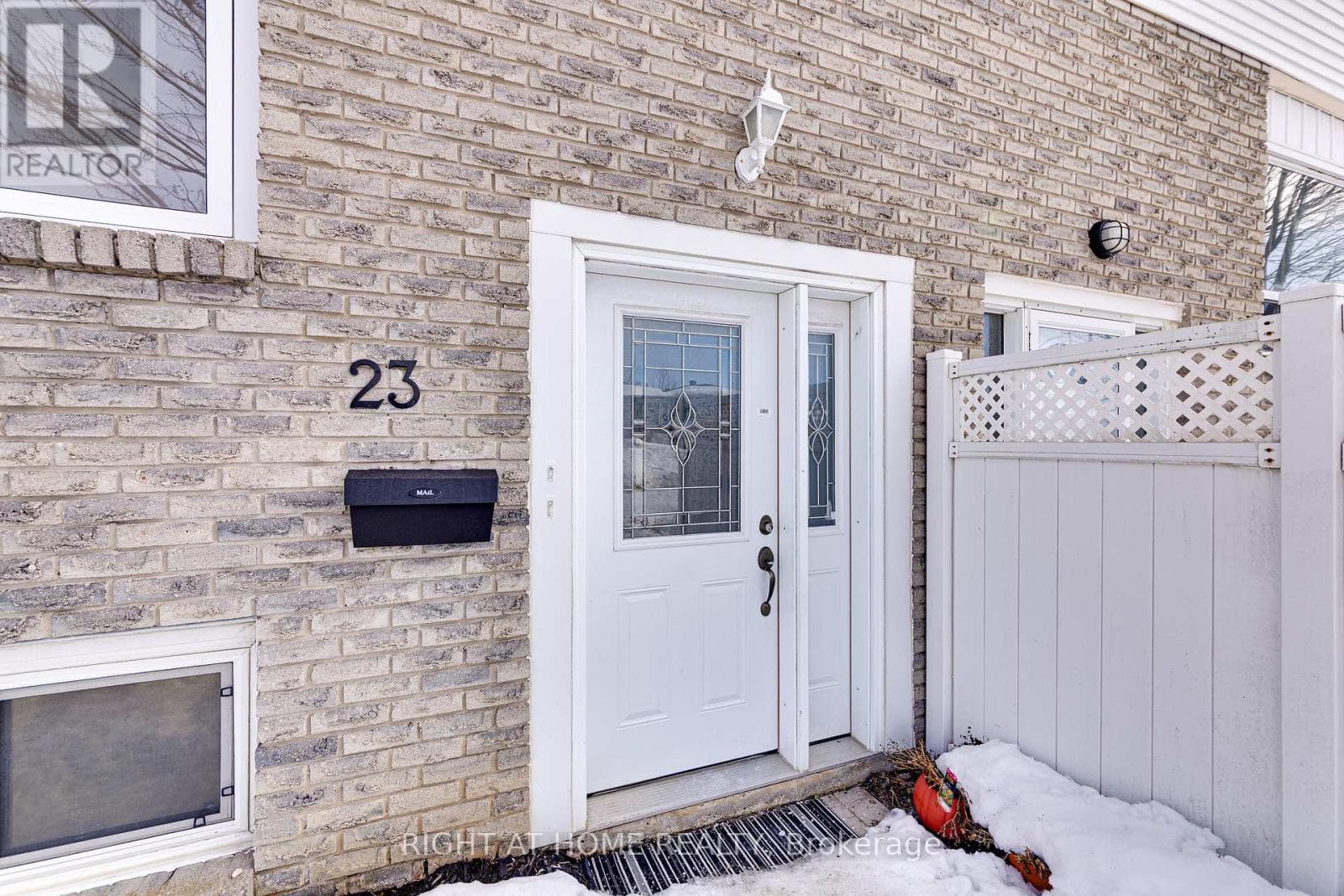 23 CARLTON ROAD photo 2