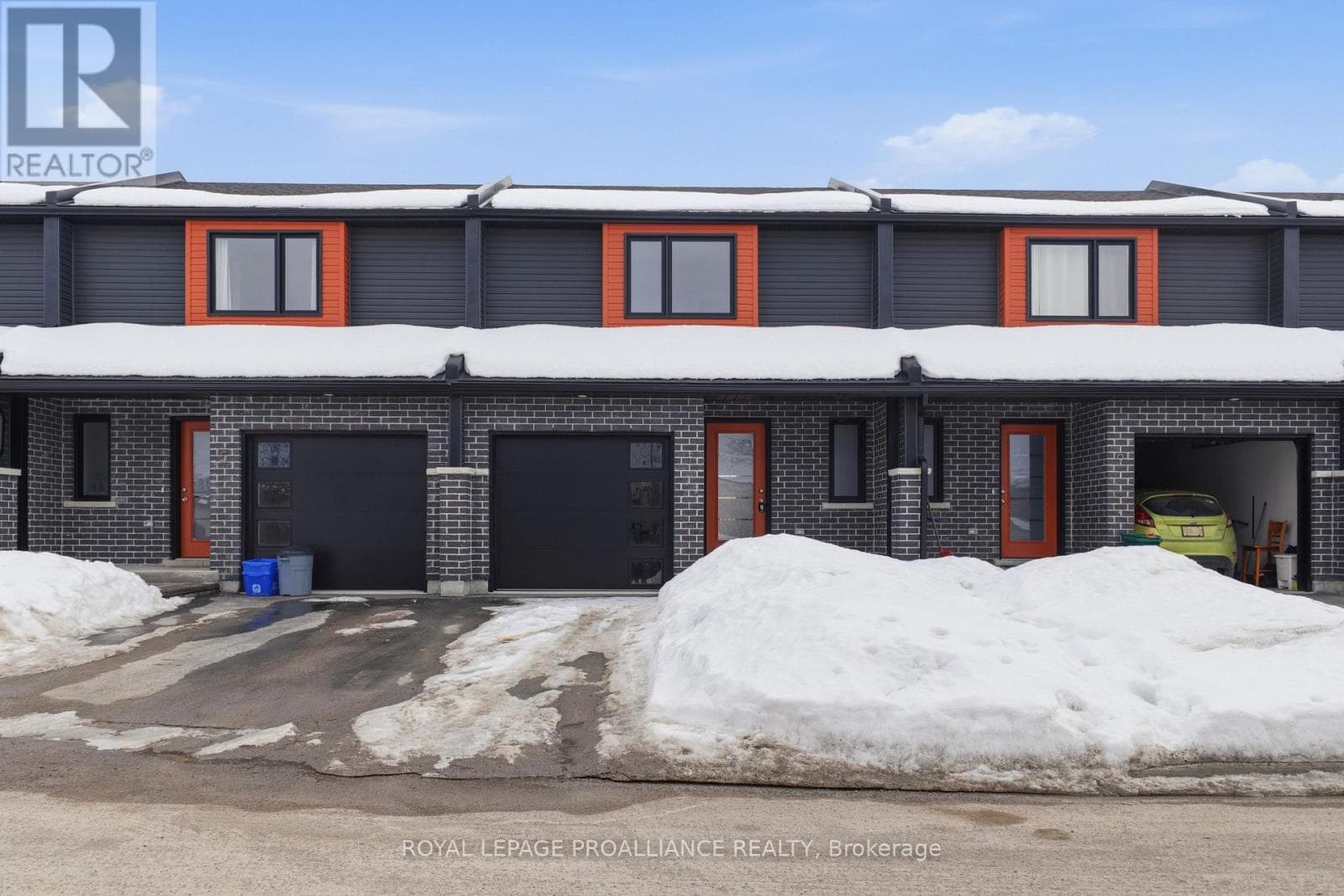 3 bed 2 bath single family at 7 BRITTANY LANE — $449,500