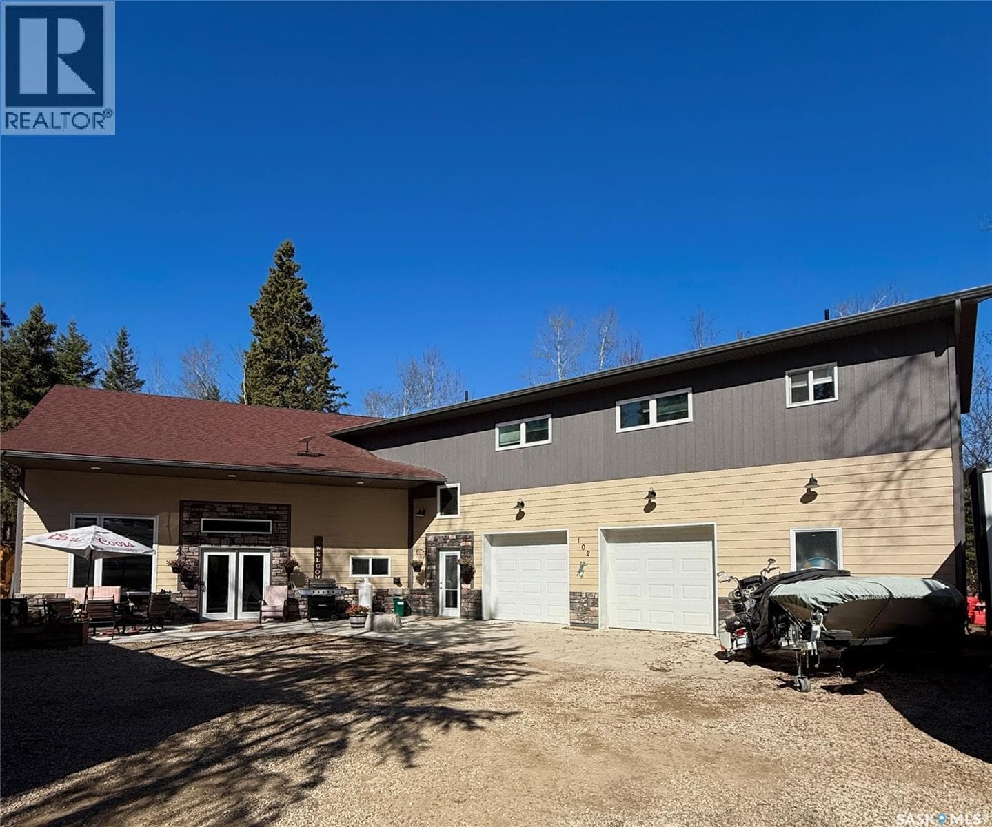 102 Moore DRIVE