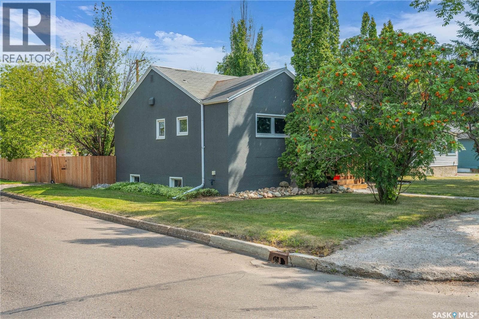 1492 95th STREET photo 2