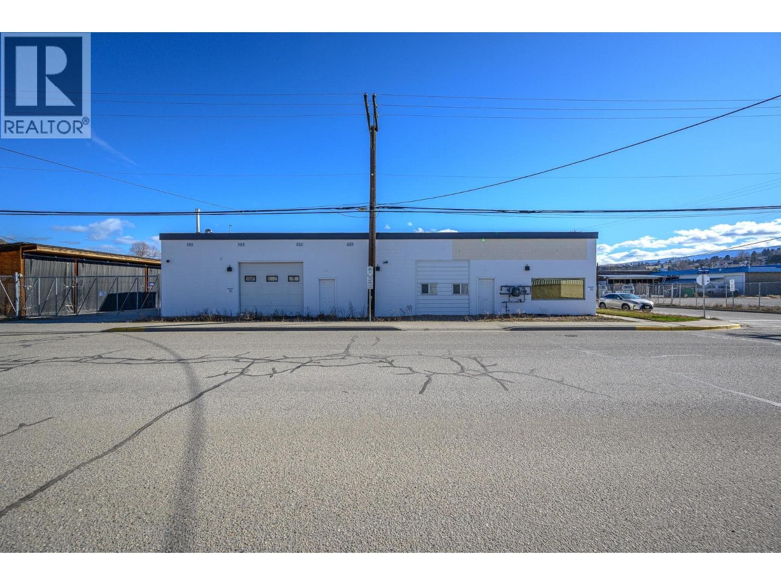 4227 25 A Avenue photo 5