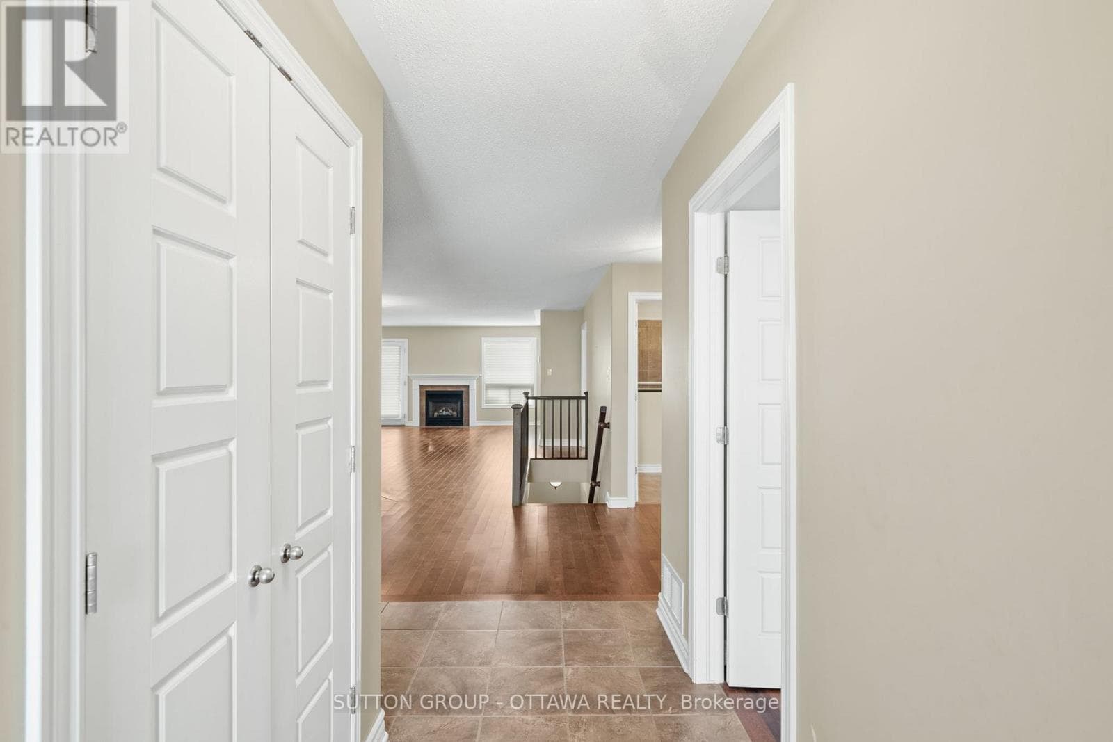 458 VAN DUSEN STREET photo 4