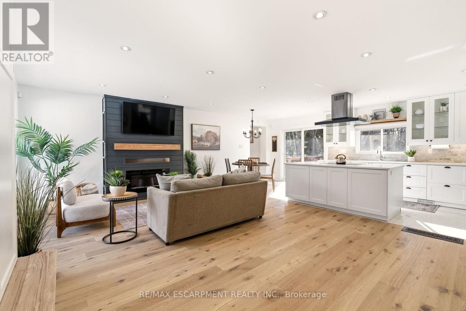 22 ROSEBOUGH STREET photo 5