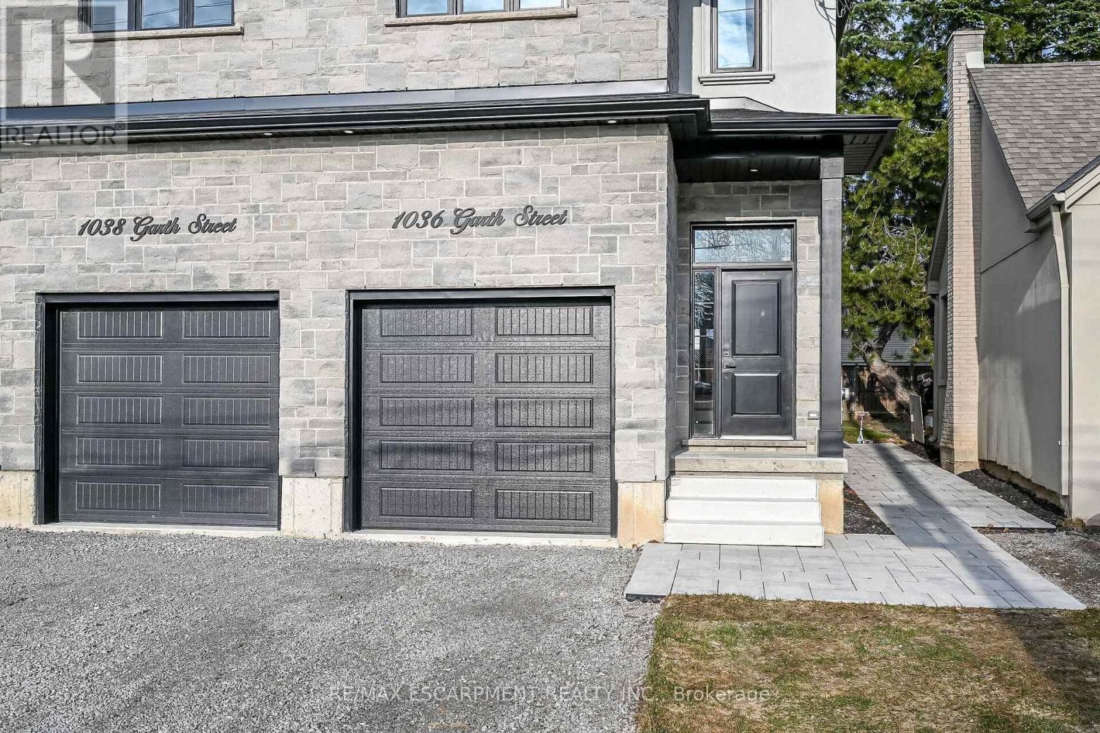 1036 GARTH STREET photo 2