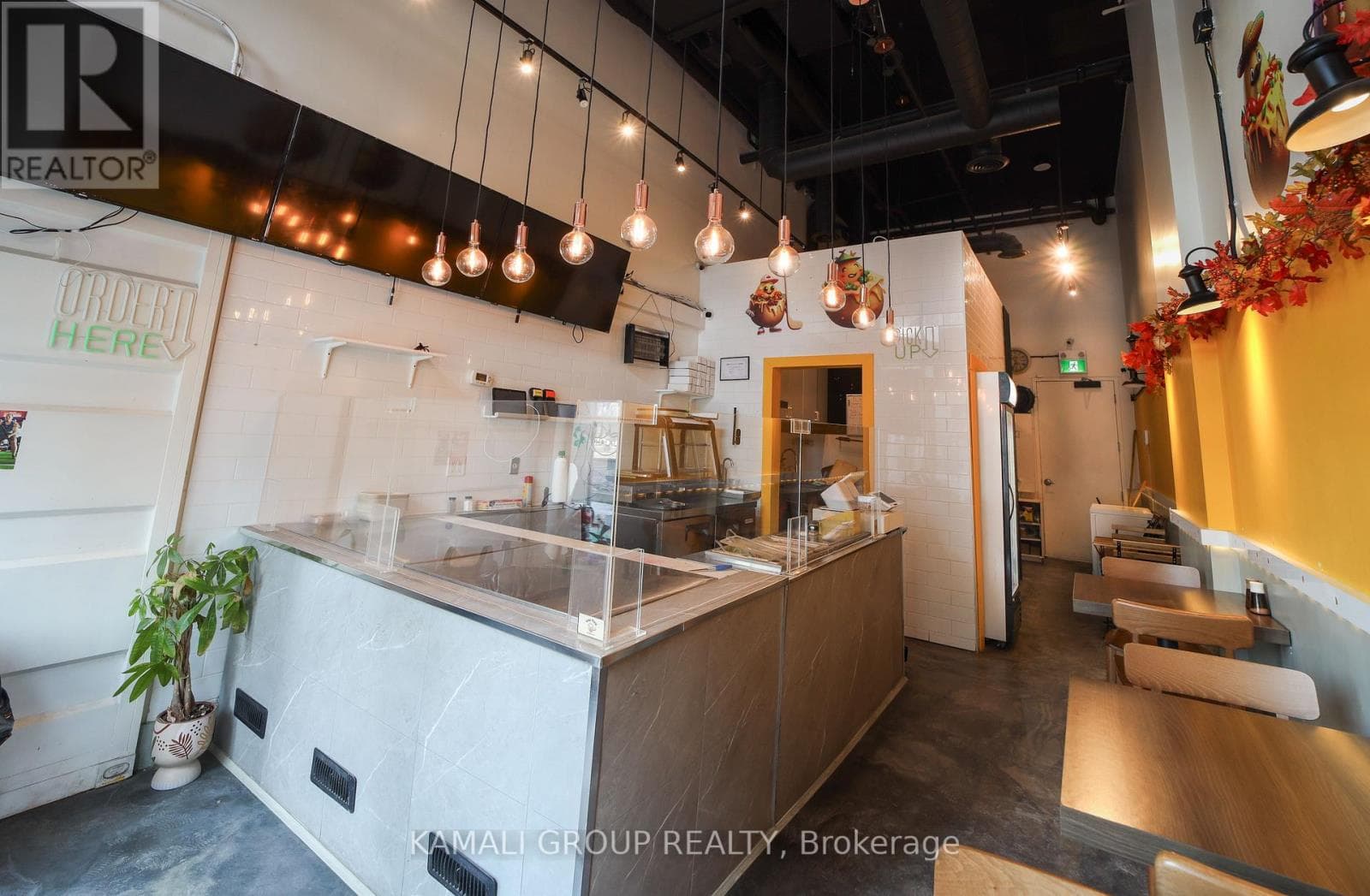 business at 110 - 28 FINCH AVENUE W — $80,000