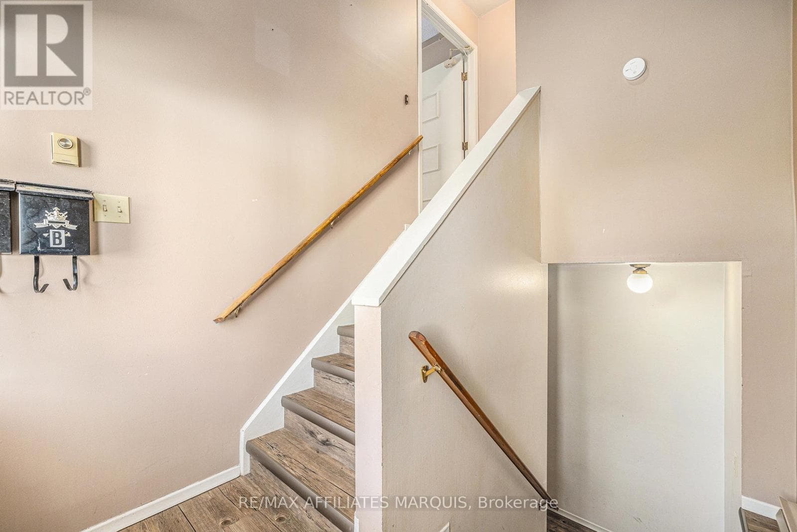 71 STEPHEN STREET photo 4