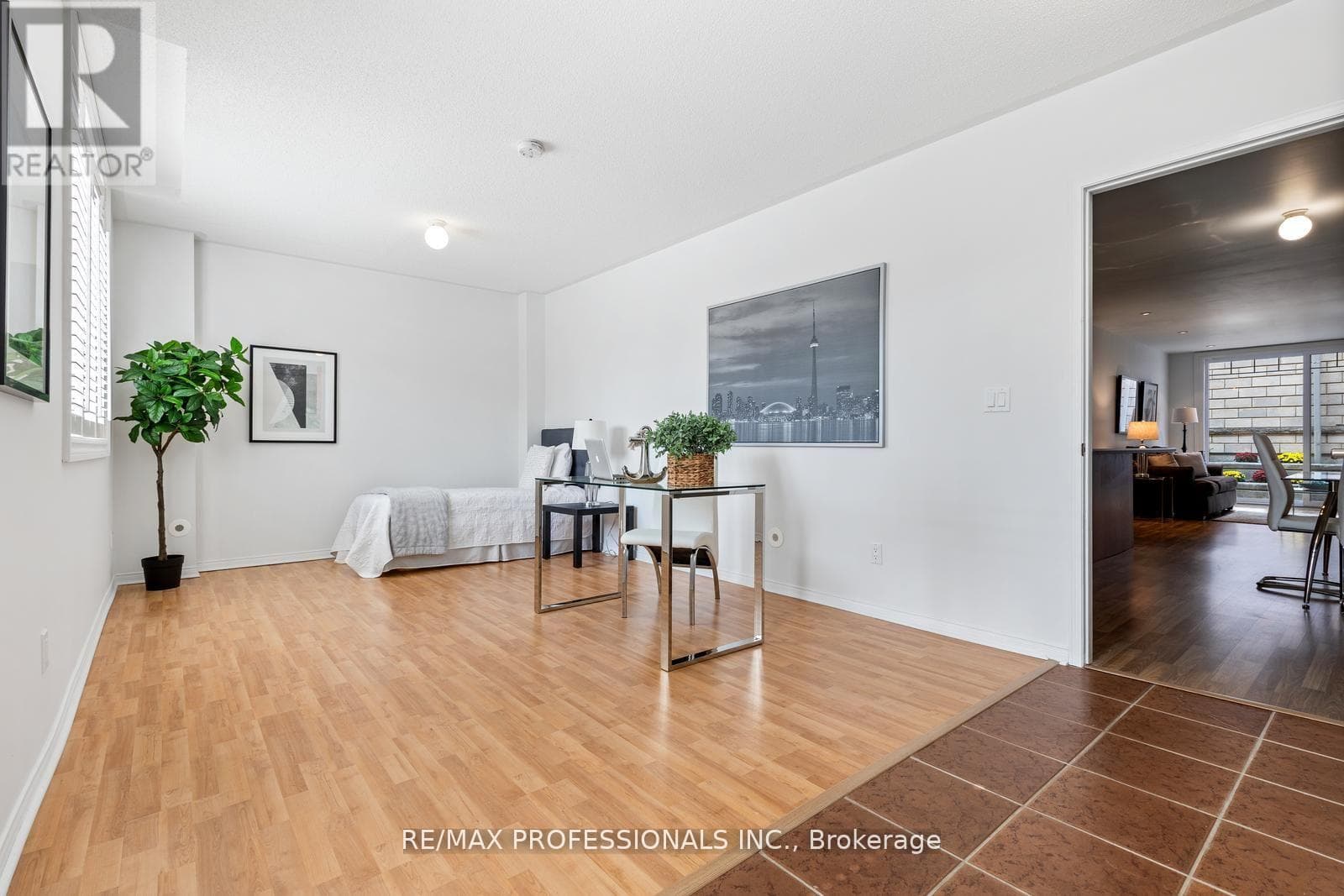 104 - 3400 LAKE SHORE BOULEVARD W photo 4
