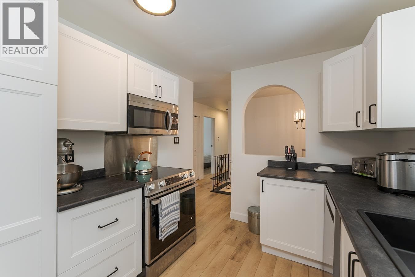 7759 OSGOODE DRIVE photo 4