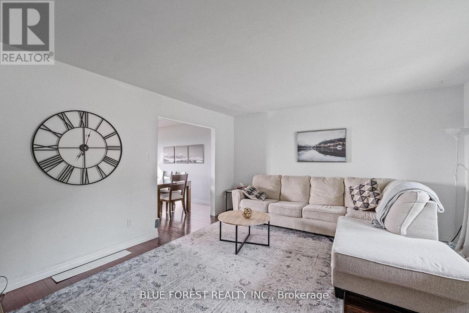 992 EAGLE COURT photo 2