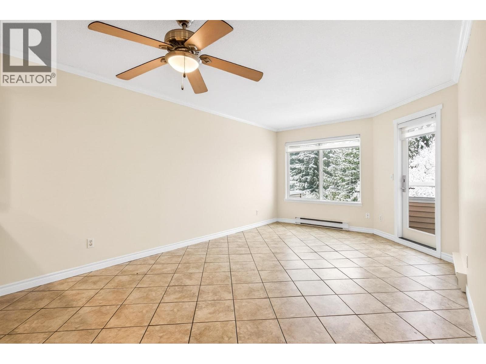 310 450 BROMLEY STREET photo 4