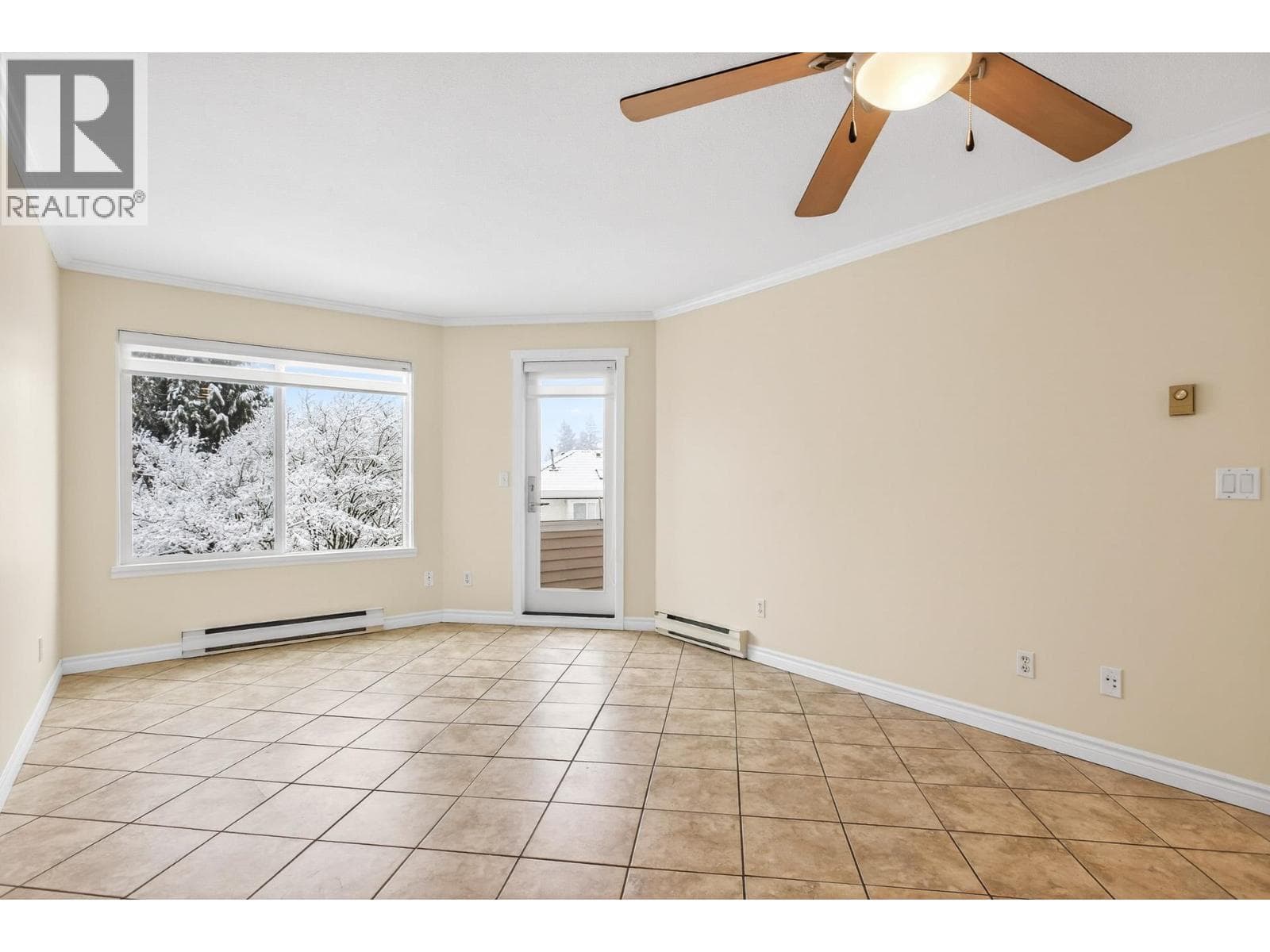 310 450 BROMLEY STREET photo 5