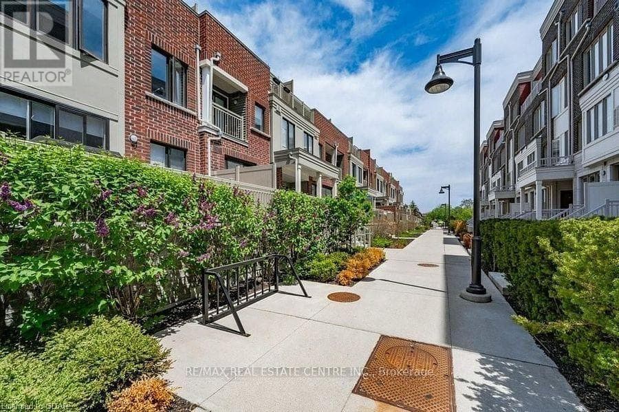 10 - 125 LONG BRANCH AVENUE photo 2