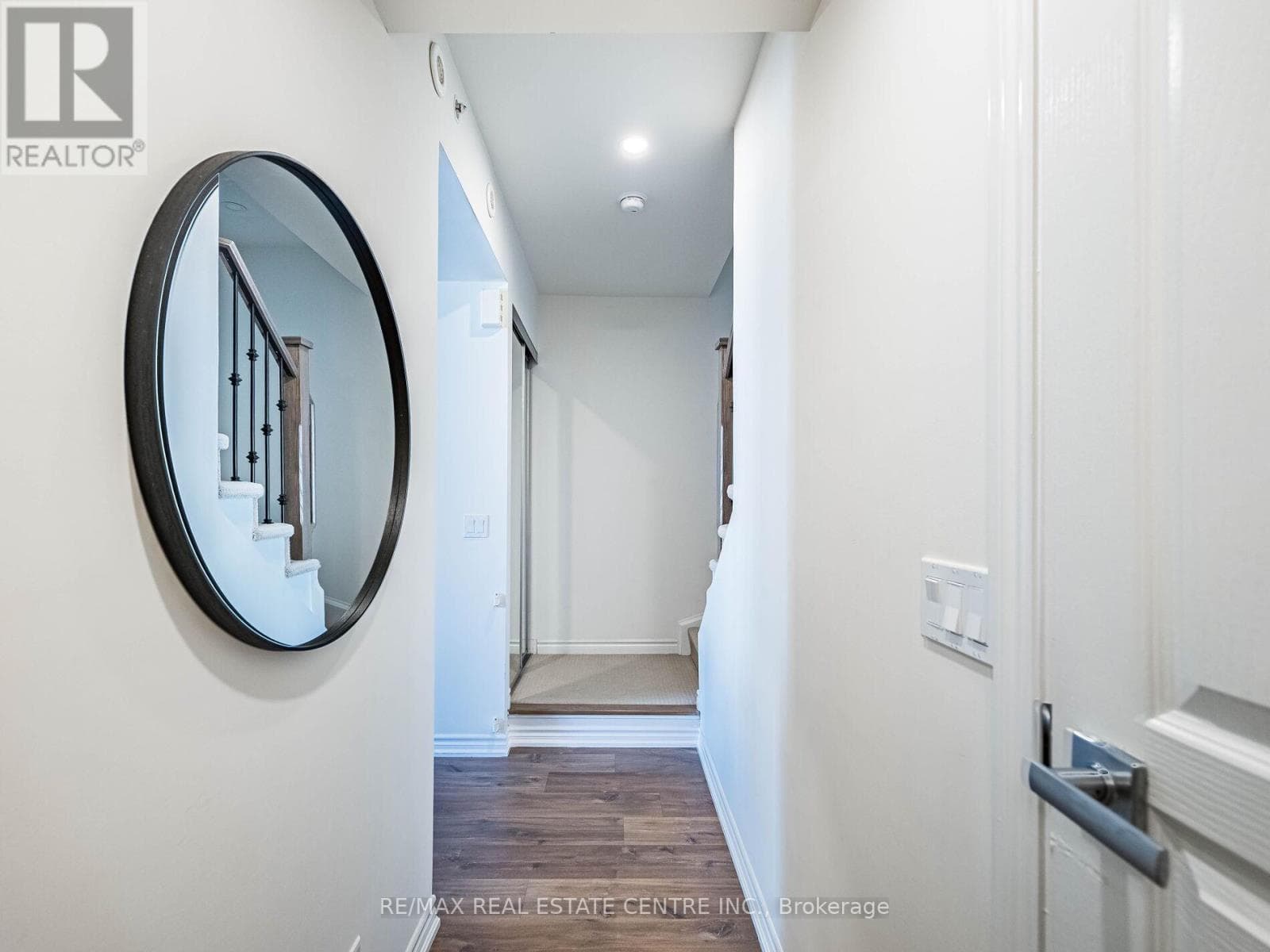 10 - 125 LONG BRANCH AVENUE photo 4