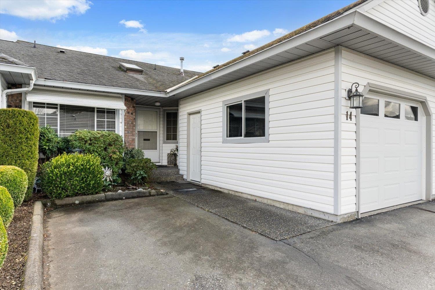 14 33922 KING ROAD photo 3