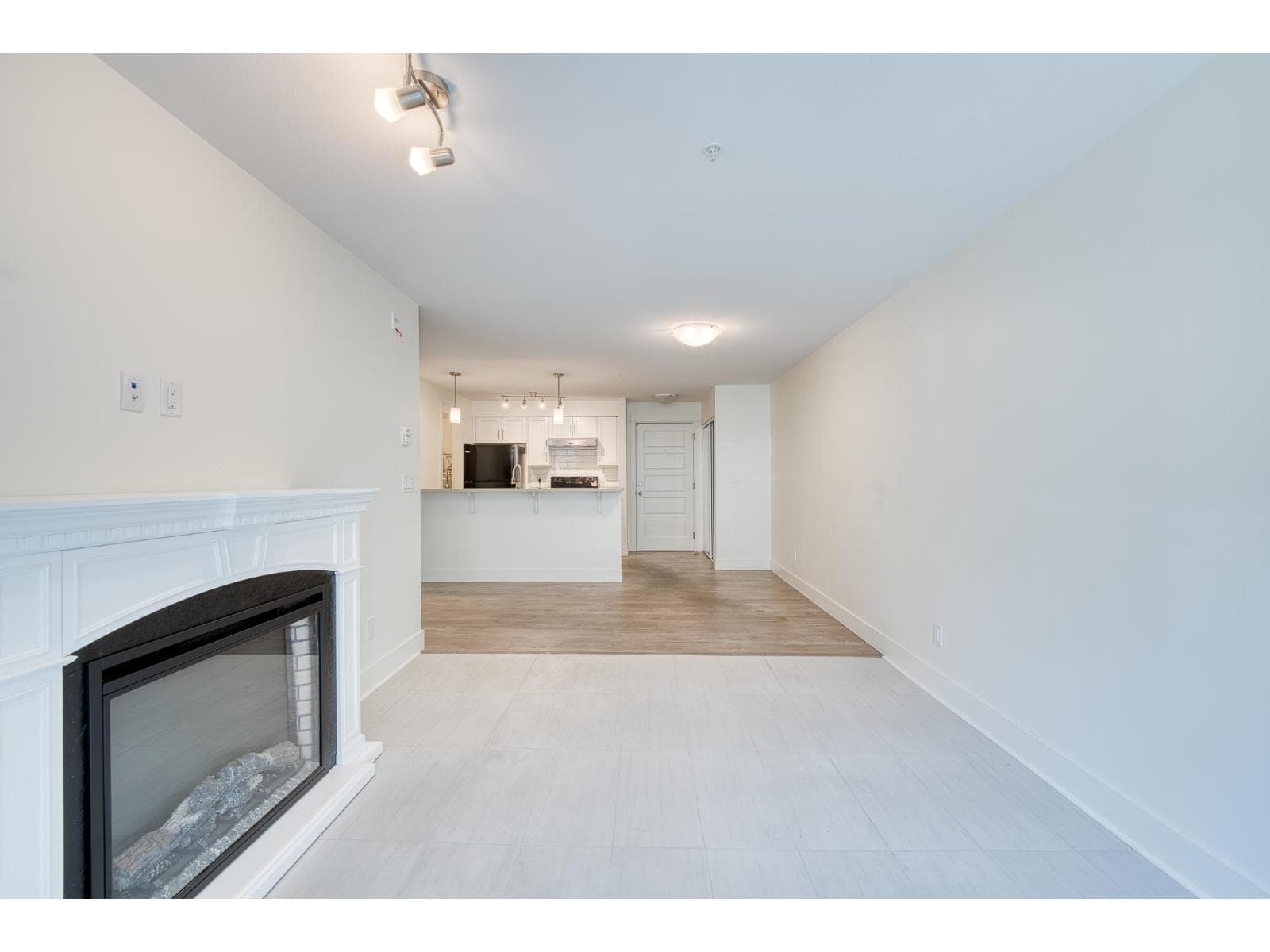 121 30515 CARDINAL AVENUE photo 5
