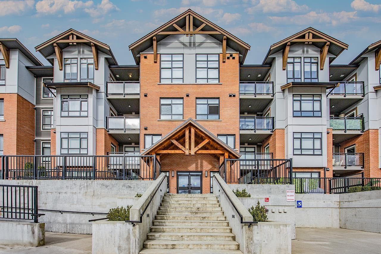 1 bed 1 bath single family at 318 19945 BRYDON CRESCENT — $458,000