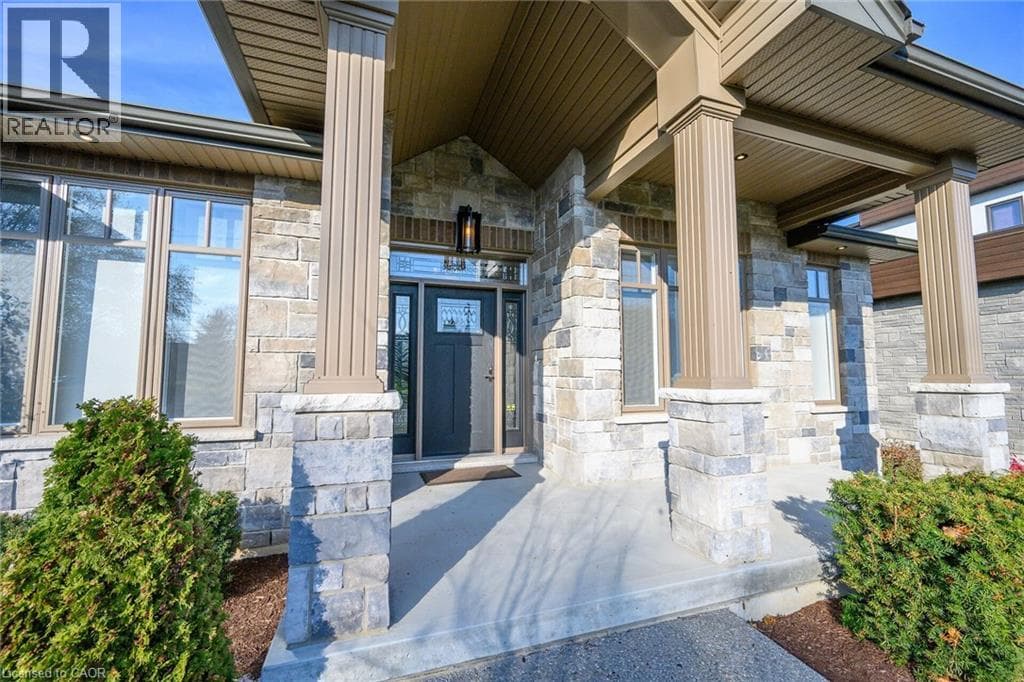 135 NEW LAKESHORE Road photo 3