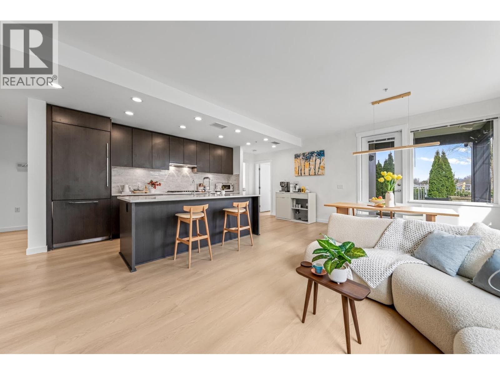 3 bed 2 bath single family at 114 9233 ODLIN ROAD — $999,000