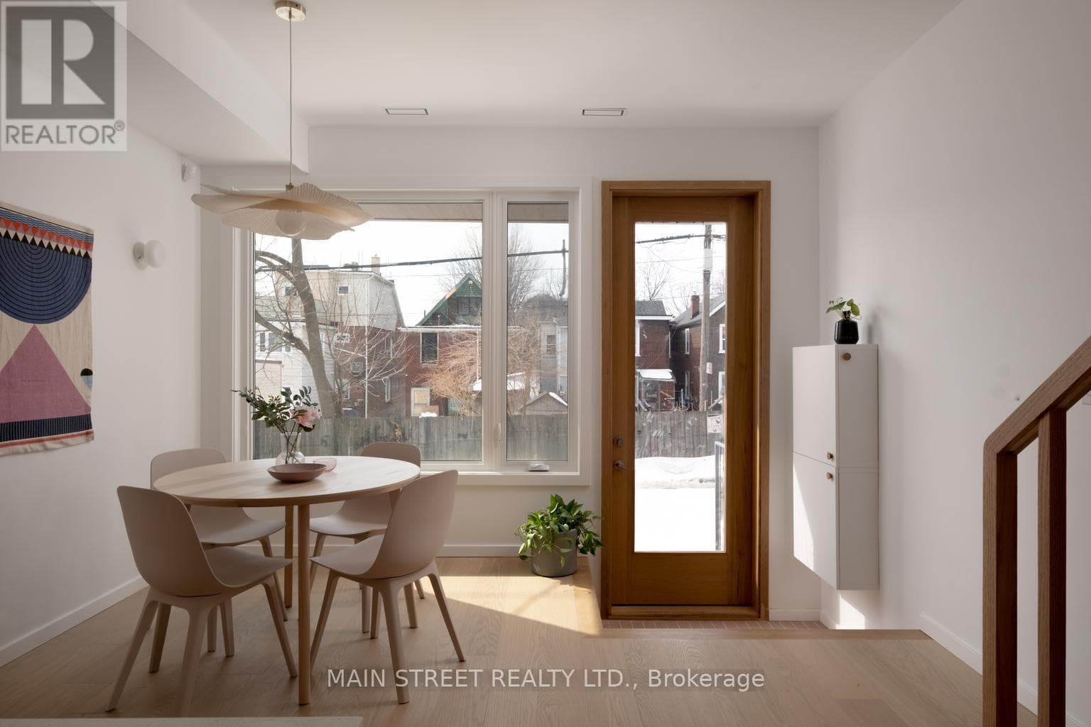 523 CRAVEN ROAD photo 4