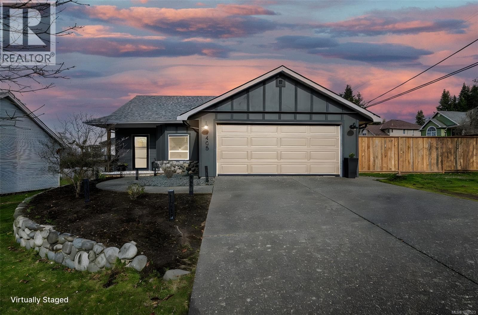 1405 Malahat Dr photo 4
