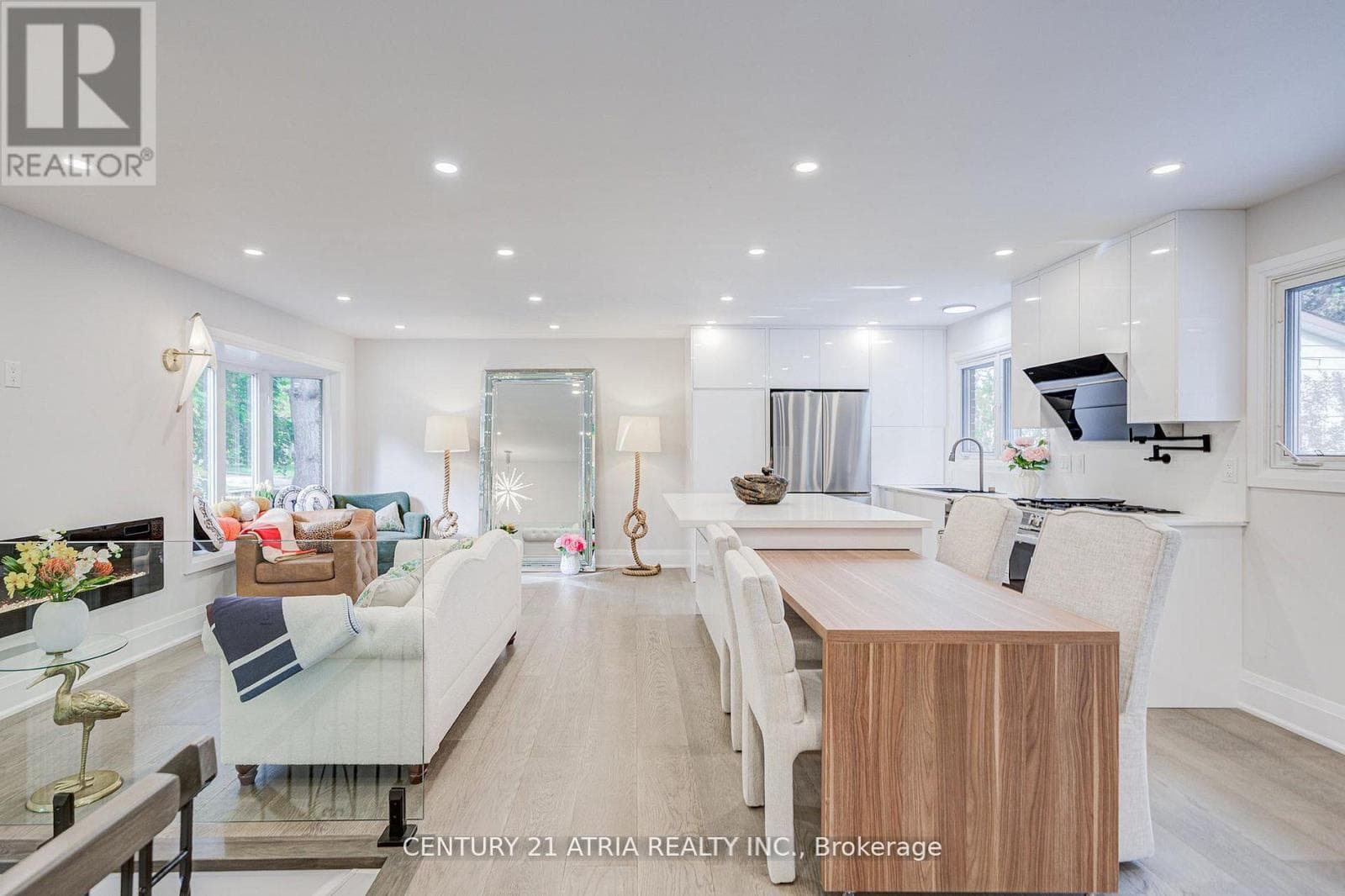33 SIR BRANDILES PLACE photo 3