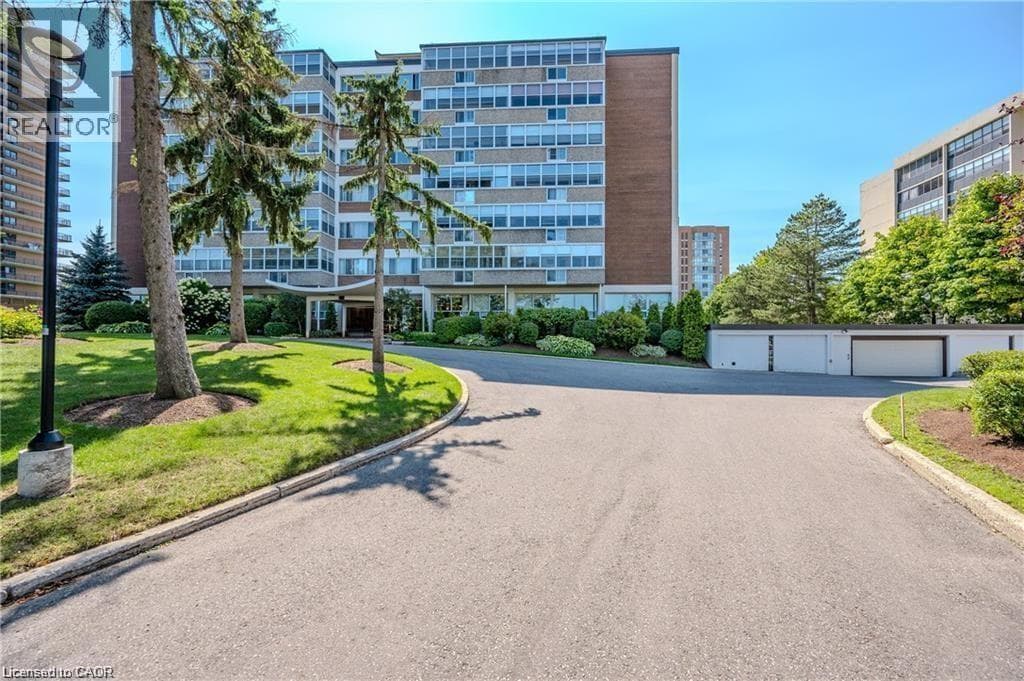 45 WESTMOUNT Road N Unit# 703 photo 2