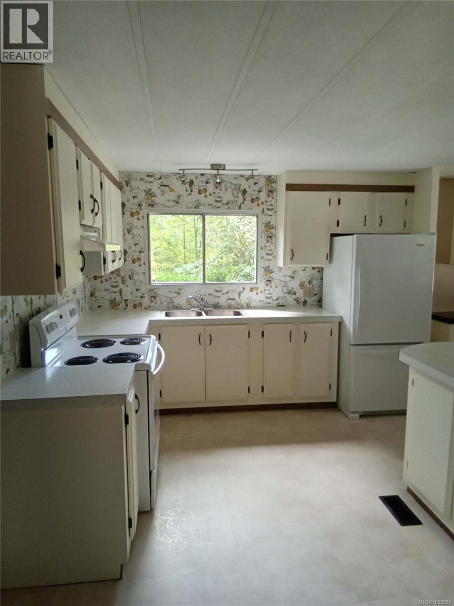 1802 Oyster Way photo 5
