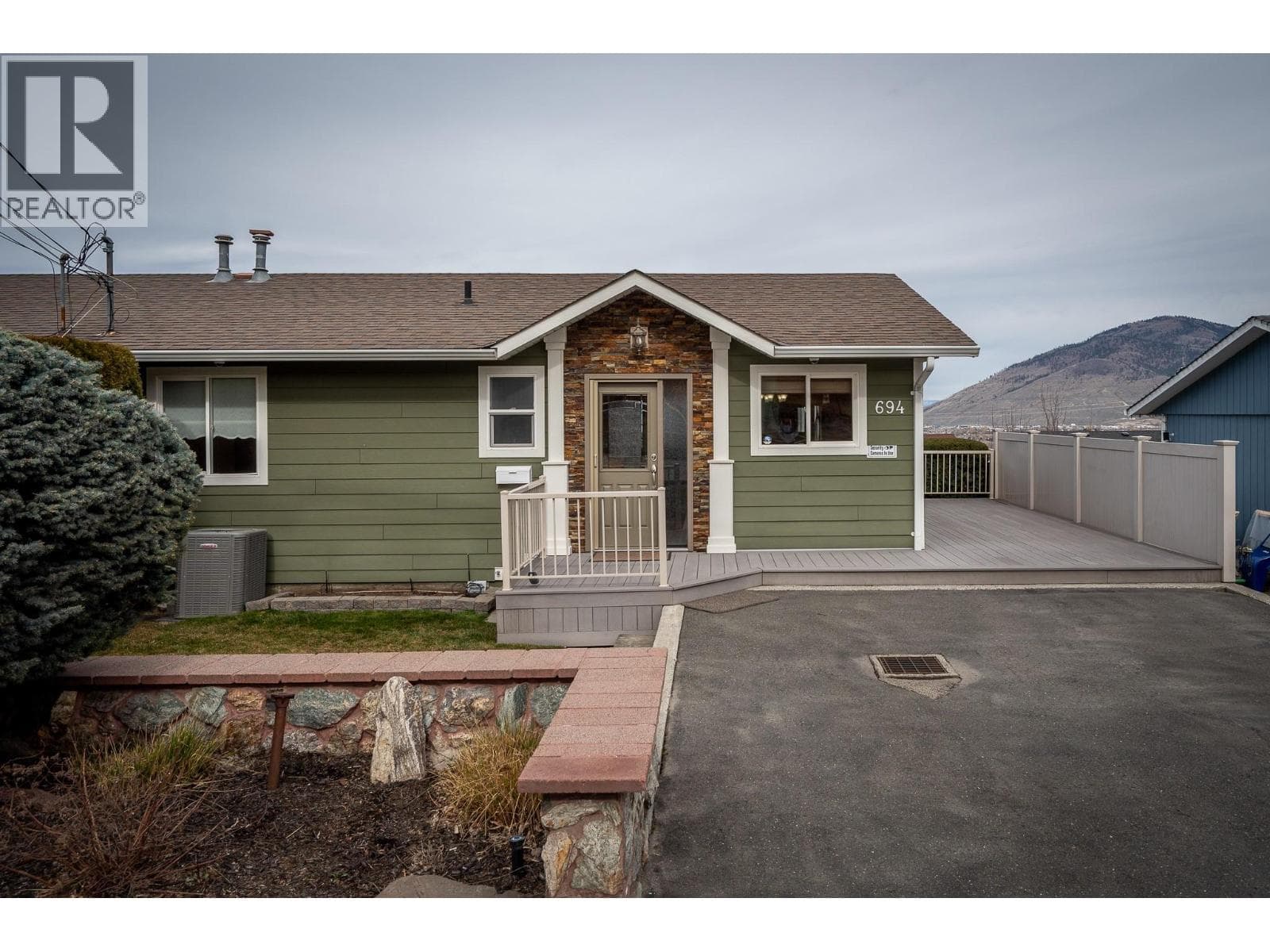5 bed 2 bath single family at 694&696 Lombard Street — $979,500