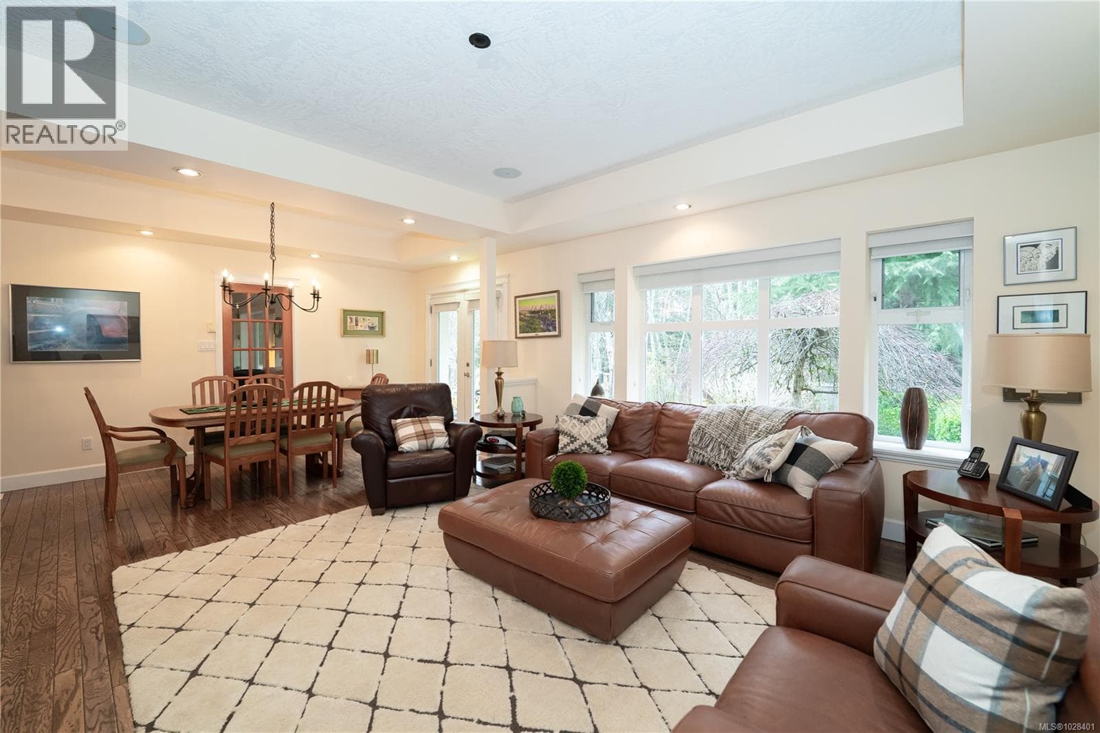2514 Kinnoull Cres photo 4