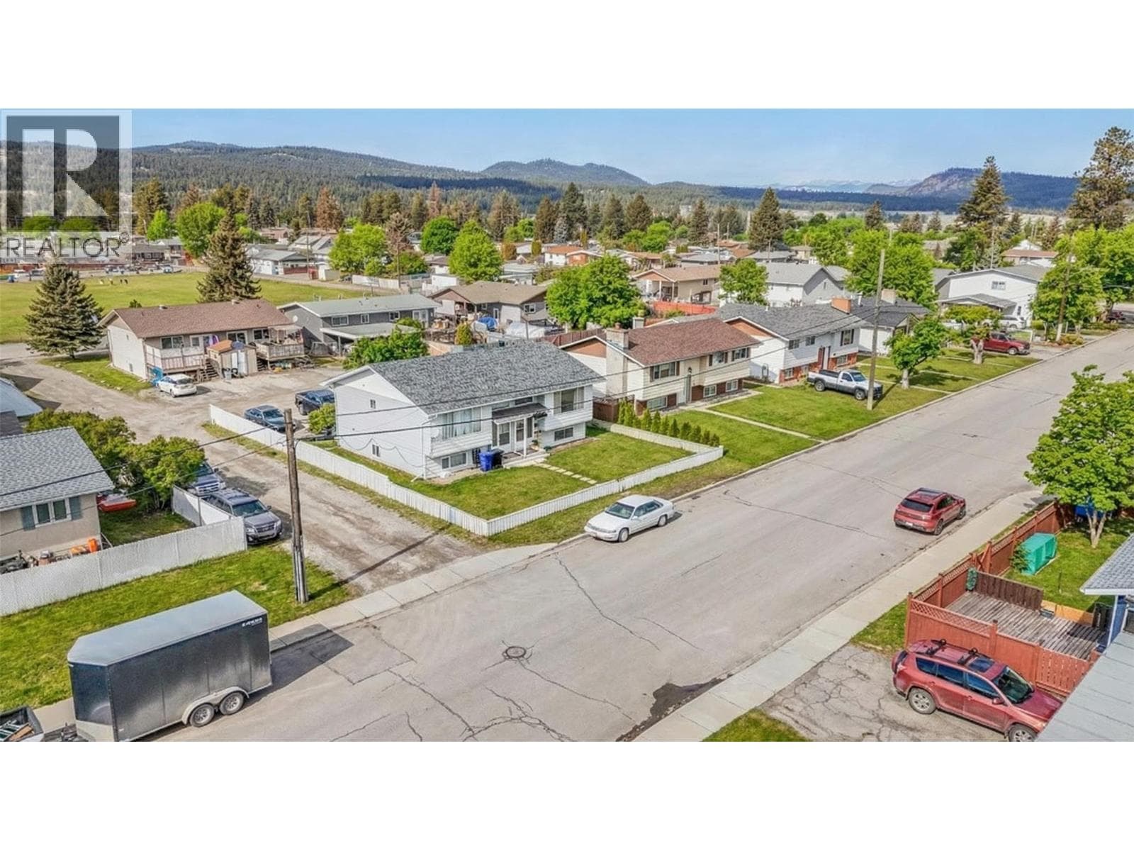 1121 8 Avenue S photo 2