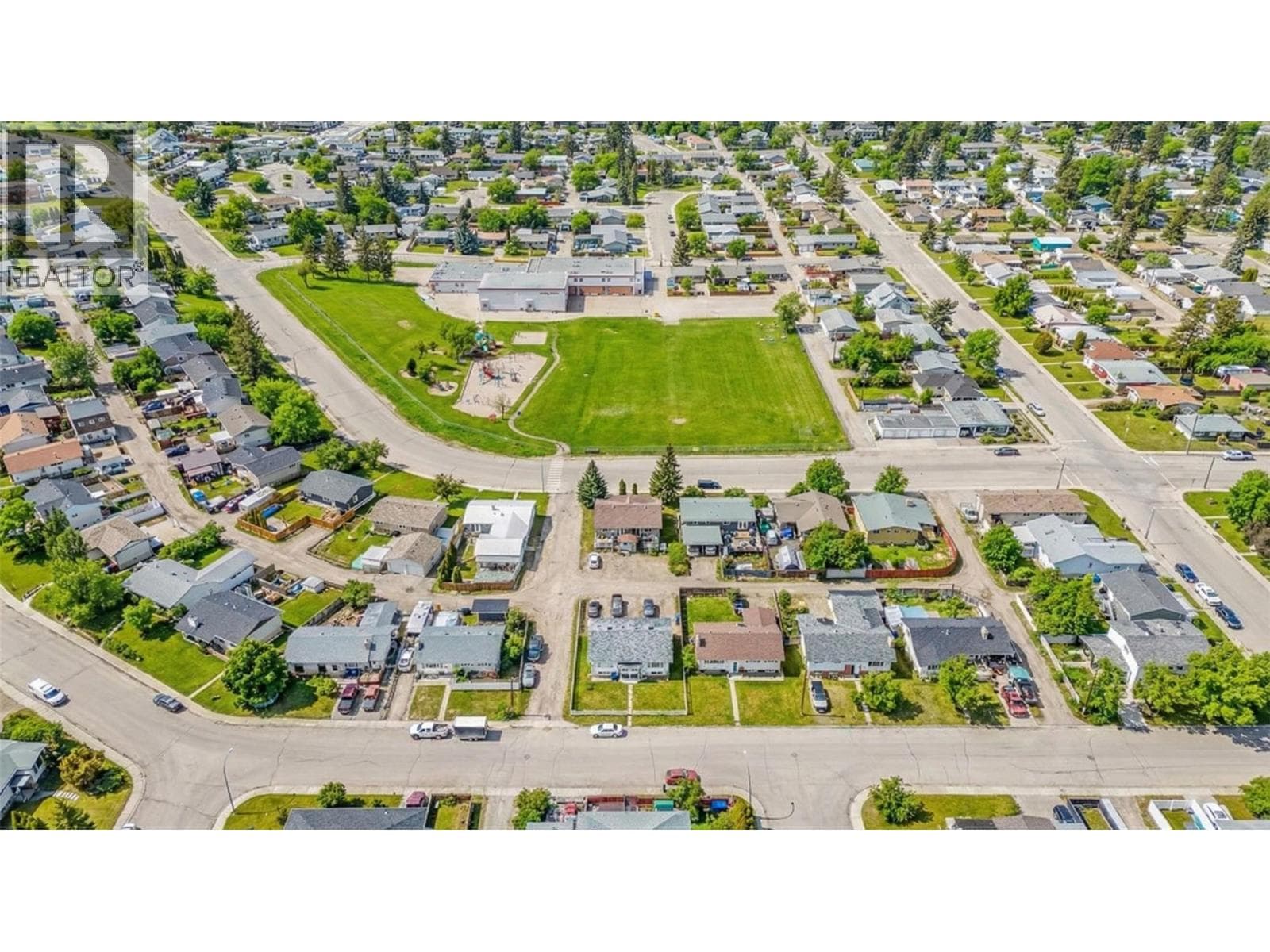1121 8 Avenue S photo 3