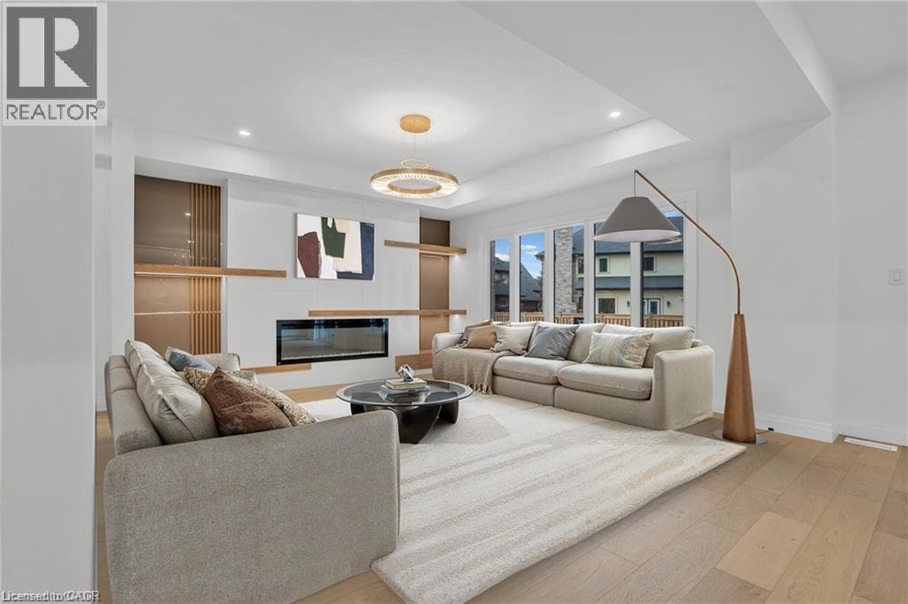 390 SOUTHCOTE Road photo 4