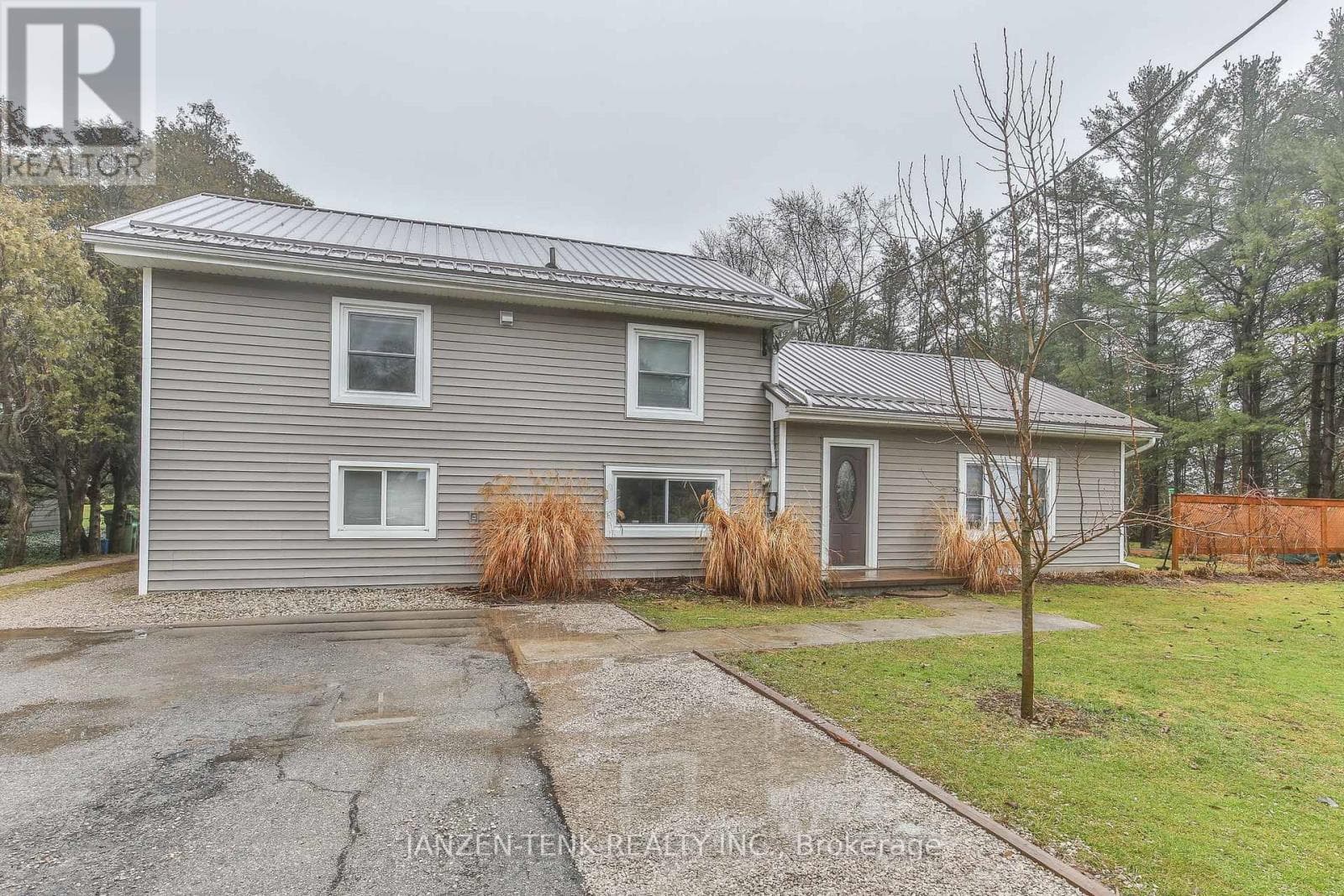 9114 ROGERS ROAD photo 2